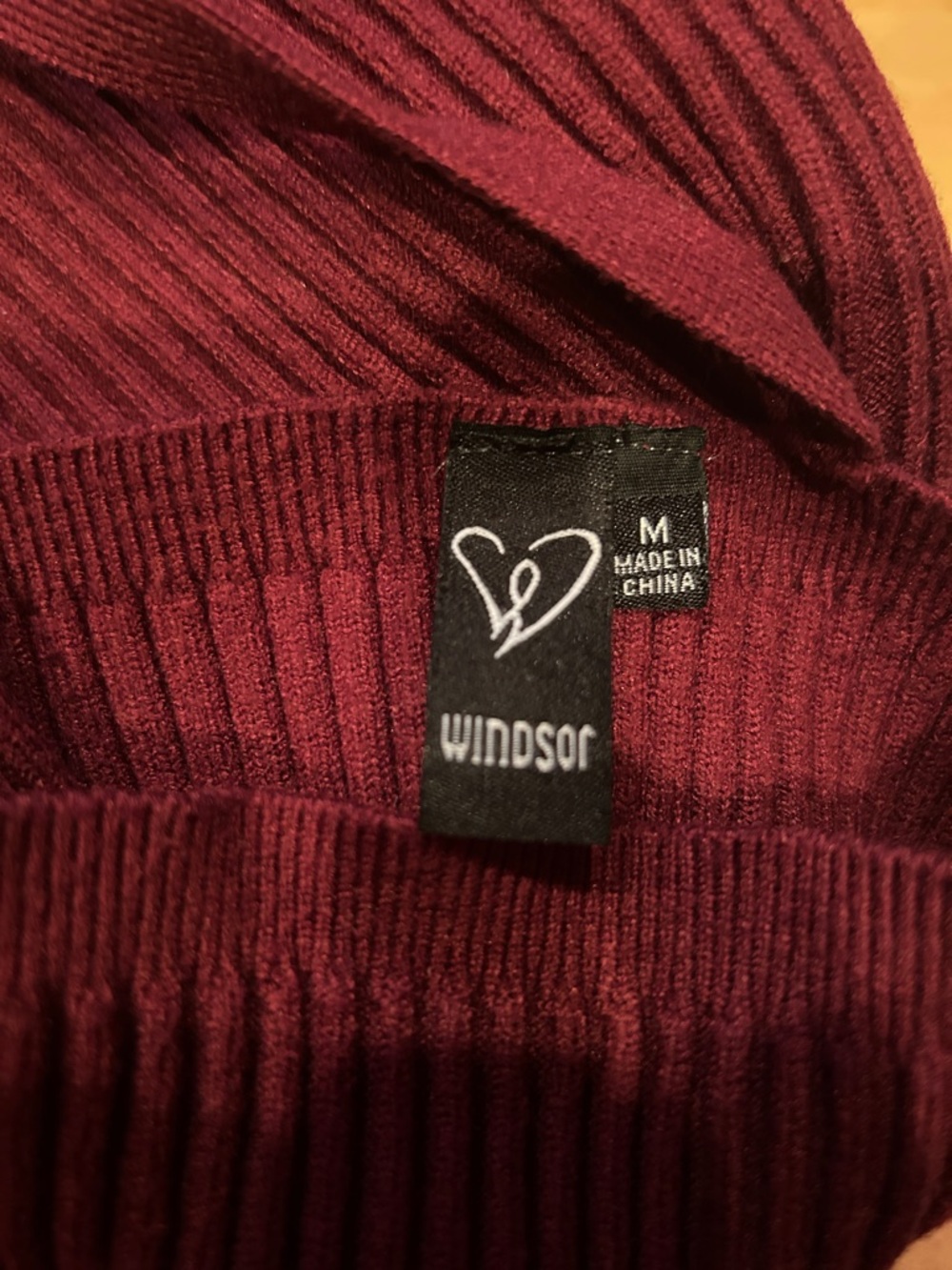 Windsor Maroon Ribbed V-Neck Cropped Sweater - Picture 7 of 9